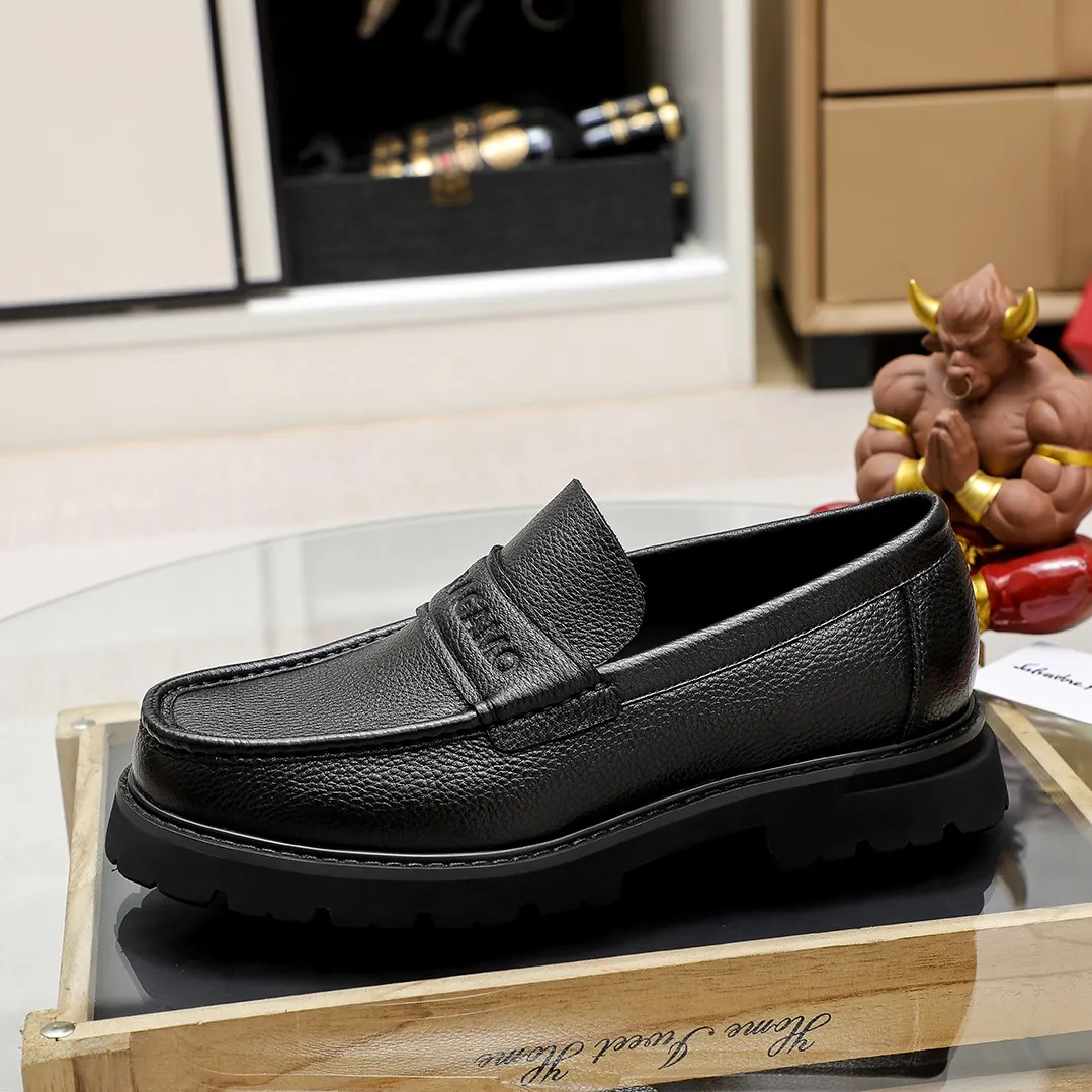 Men's shoes 💰460 🔥Ferragamo's new men's casual slip-on shoes🇨🇳Official website original 1:1 mold, original quality💯Fine workmanship, high-end luxury☘The upper is made of imported Italian first-layer cowhide🌴🐂Leather lining🍓Rubber wear-resistant and non-slip outsole, breathable and comfortable to wear🍍The first choice for high-grade men🍉3 colors available! Code number 38-45……